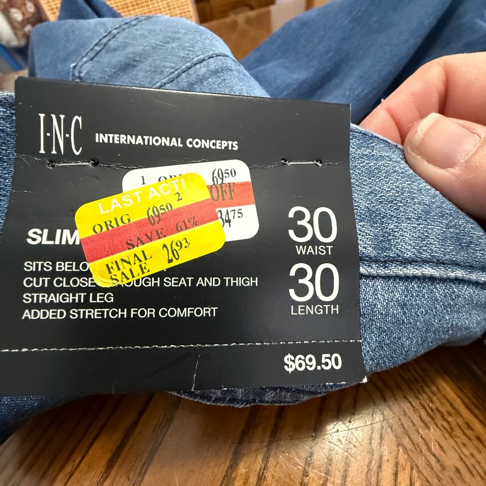 MENS INC Slim Straight Leg Comfort Stretch Jeans. NWT . Size 30”/30”. - Picture 3 of 6